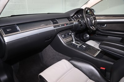 Lot 302 - 2007 Audi S8 V10