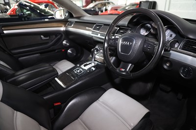 Lot 302 - 2007 Audi S8 V10