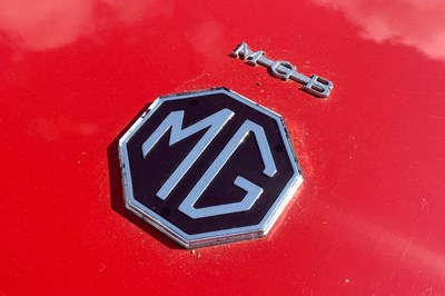 Lot 211 - 1972 MG B Roadster