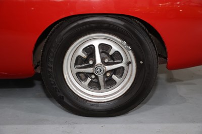 Lot 211 - 1972 MG B Roadster
