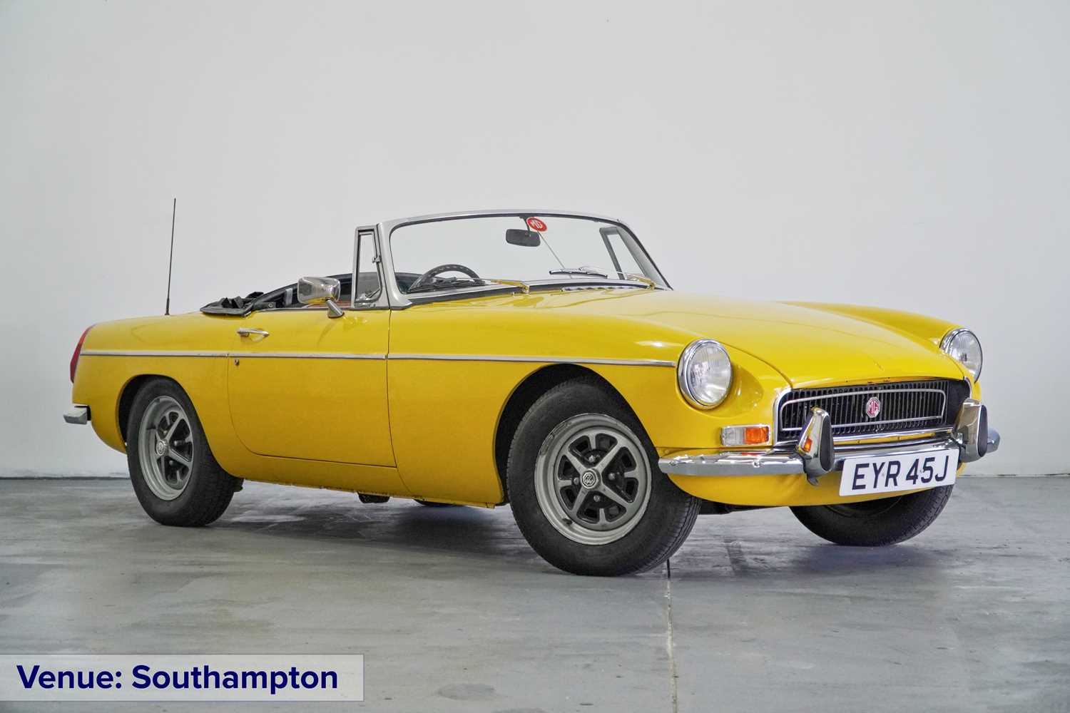 Lot 114 - 1971 MG B
