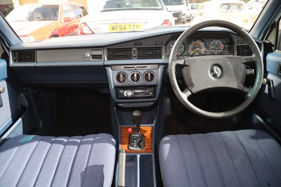 Lot 305 - 1986 Mercedes-Benz 190 E 2.0