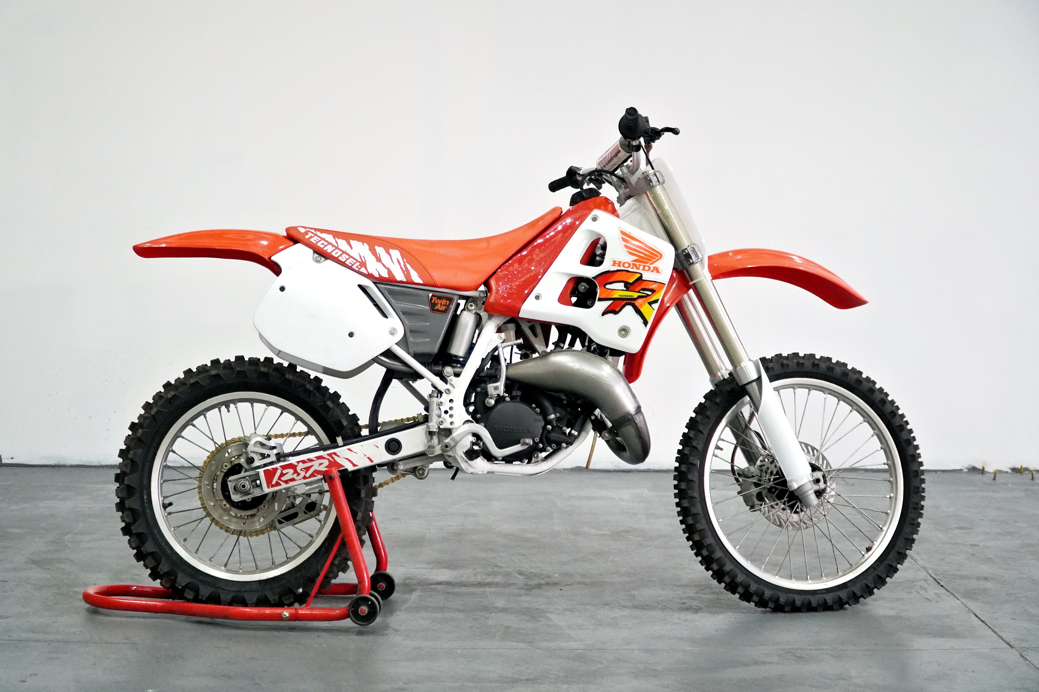 Lot 107 - 1991 Honda CR 125 Lot 107 - 1991 Honda CR 125