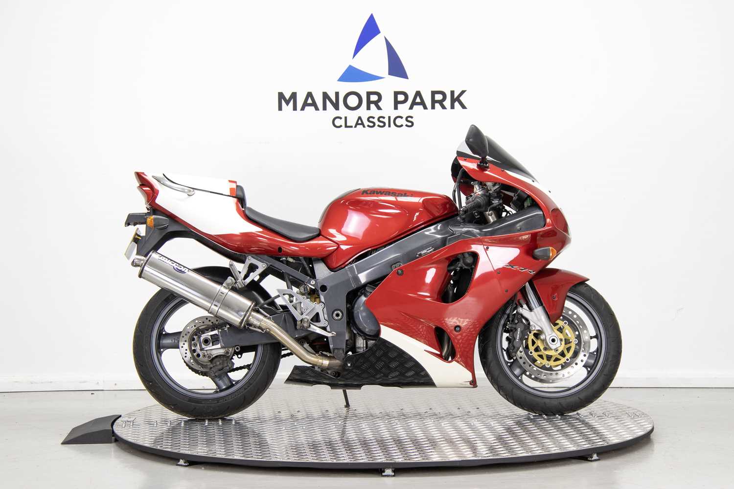 Lot 60 - 1999 Kawasaki ZX-7R Ninja