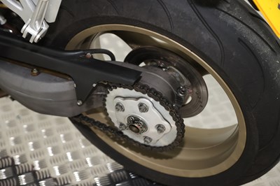 Lot 8 - 1998 Ducati 748 Biposto