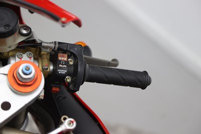 Lot 8 - 1998 Ducati 748 Biposto