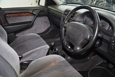Lot 129 - 1995 Vauxhall Cavalier 2.0 CDX Saloon