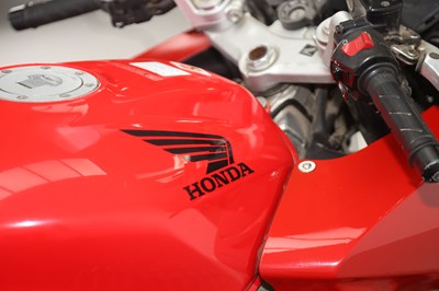 Lot 37 - 2002 Honda VFR800 F2