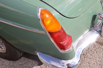 Lot 290 - 1964 MG B Roadster