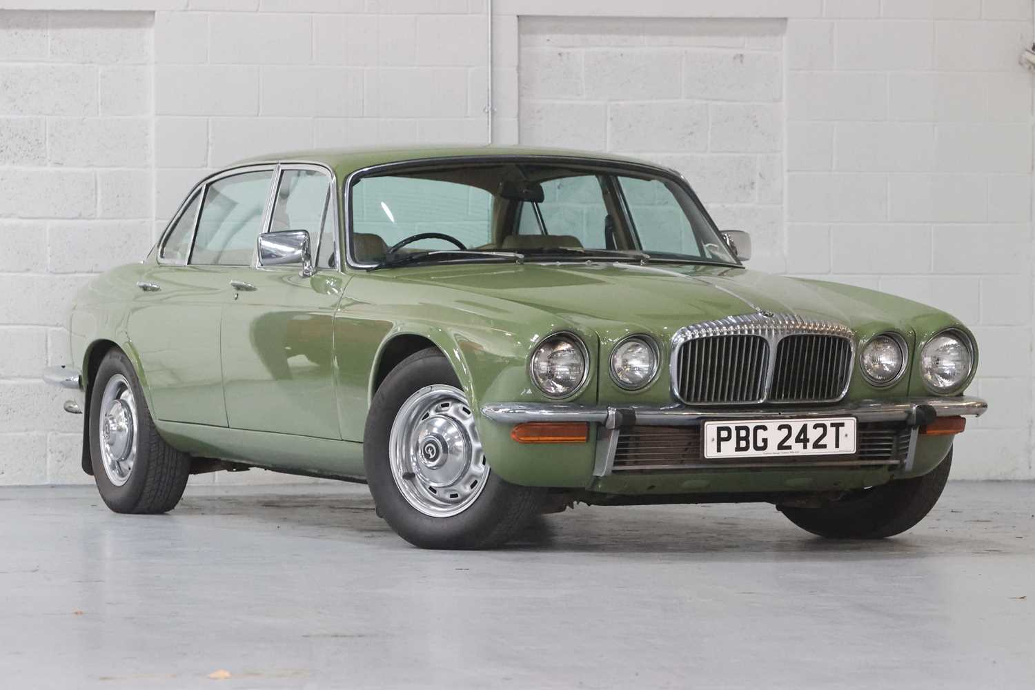 Lot 284 - 1978 Daimler Sovereign 4.2 LWB