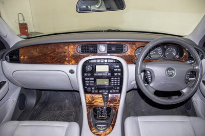 Lot 119 - 2006 Jaguar XJ Executive TDVI Auto