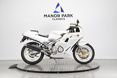 Lot 22 - 1988 Yamaha FZR250