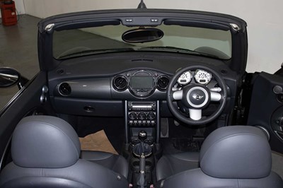 Lot 136 - 2004 Mini Cooper Convertible
