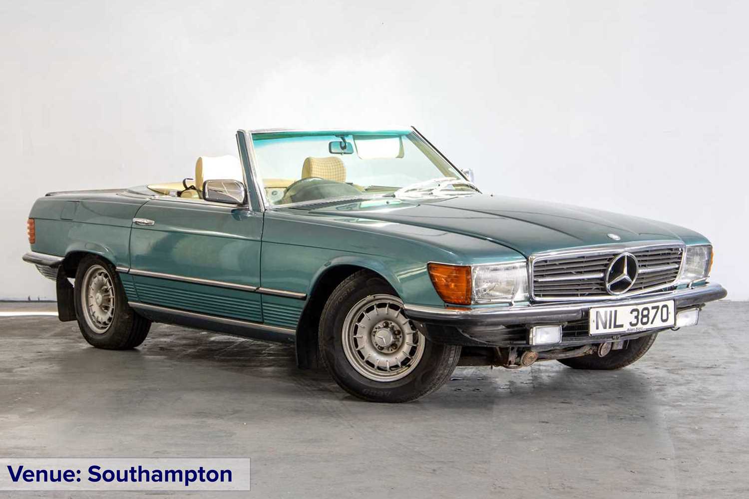 Lot 123 - 1983 Mercedes-Benz 500SL