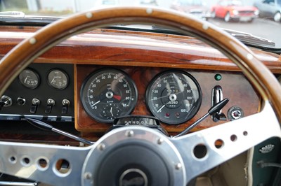 Lot 260 - 1965 Daimler V8-250