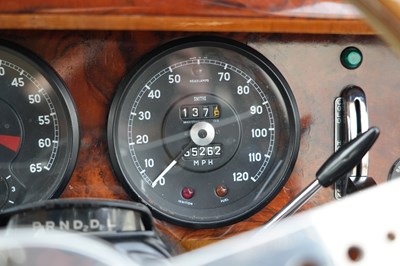 Lot 260 - 1965 Daimler V8-250