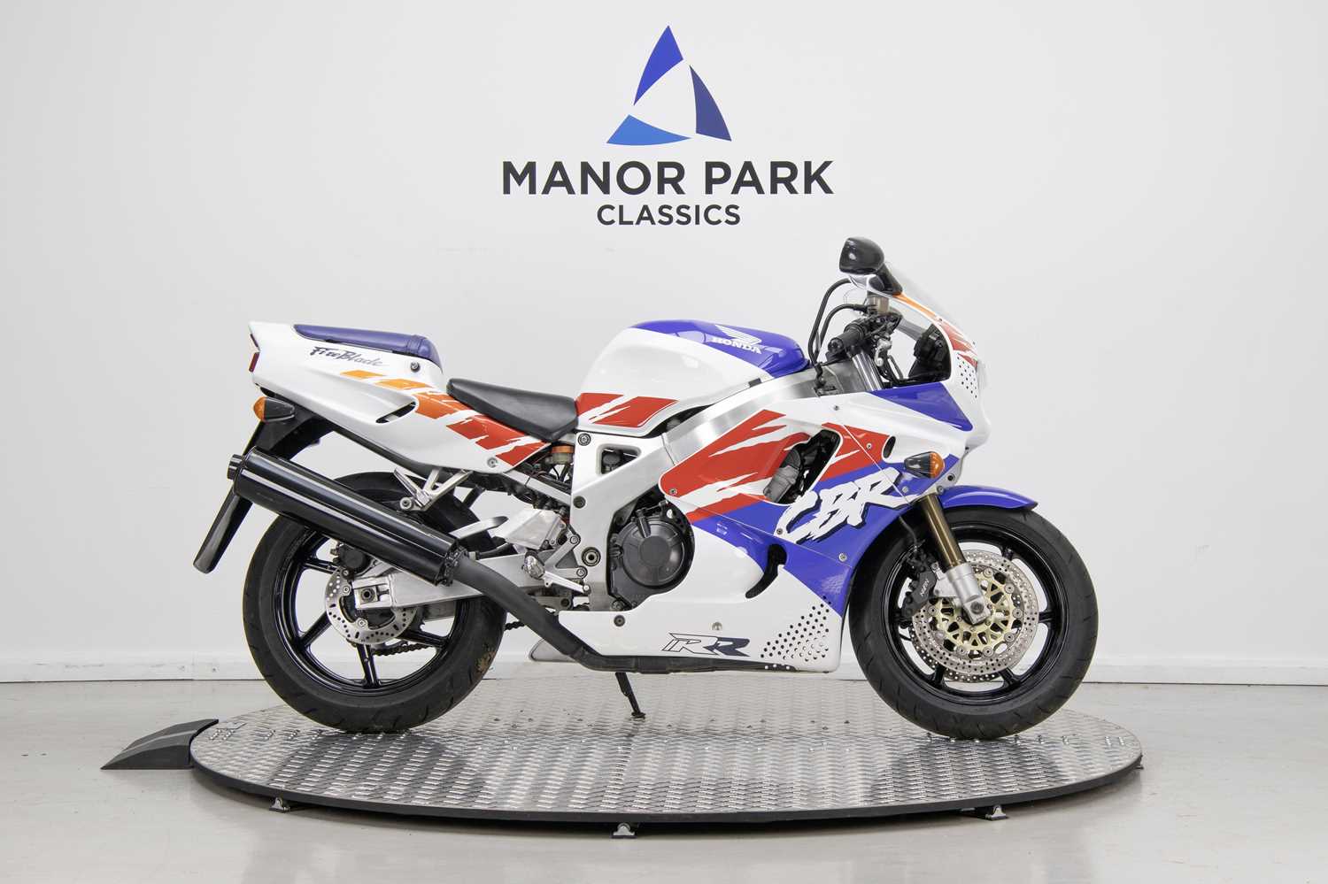 Lot 8 - 1992 Honda CBR900RR Fireblade