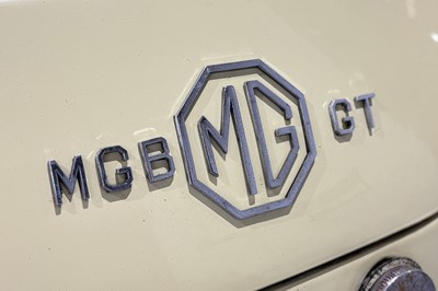 Lot 202 - 1969 MG B GT