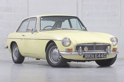 Lot 202 - 1969 MG B GT