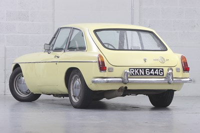 Lot 202 - 1969 MG B GT