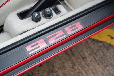 Lot 9 - 1990 Porsche 928 GT