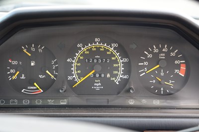 Lot 231 - 1989 Mercedes-Benz 300 CE