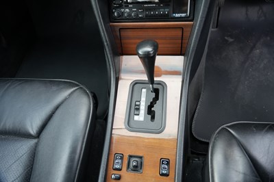 Lot 231 - 1989 Mercedes-Benz 300 CE