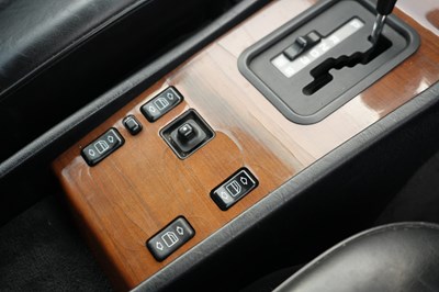 Lot 231 - 1989 Mercedes-Benz 300 CE