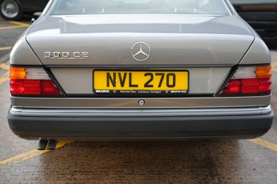 Lot 231 - 1989 Mercedes-Benz 300 CE