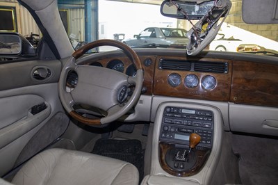 Lot 139 - 2001 Jaguar XK8 Convertible