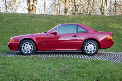 Lot 32 - 1993 Mercedes-Benz SL 280