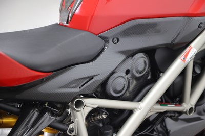 Lot 38 - 2009 Ducati Streetfighter S