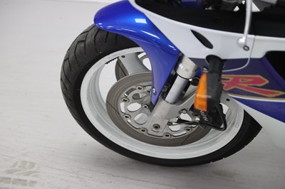 Lot 31 - 1992 Suzuki GSXR750