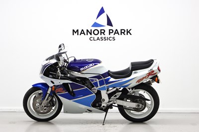 Lot 31 - 1992 Suzuki GSXR750