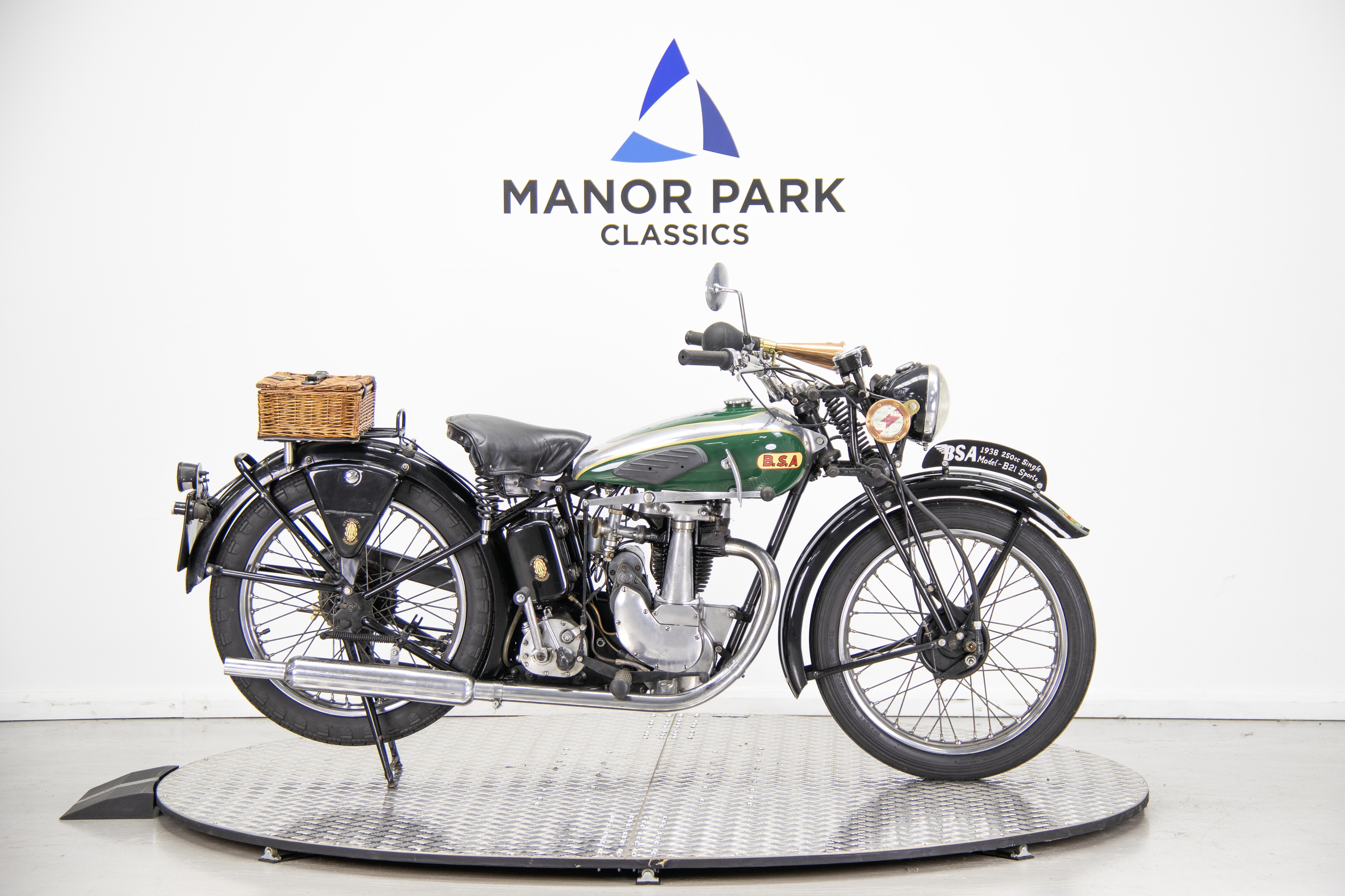 Lot 56 - 1938 BSA B21