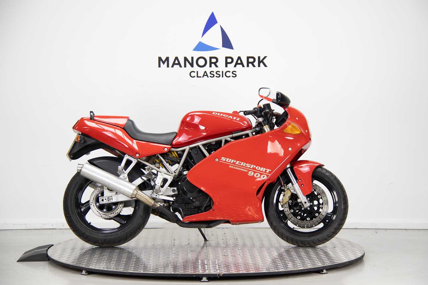 Lot 2 - 1993 Ducati 900 SS