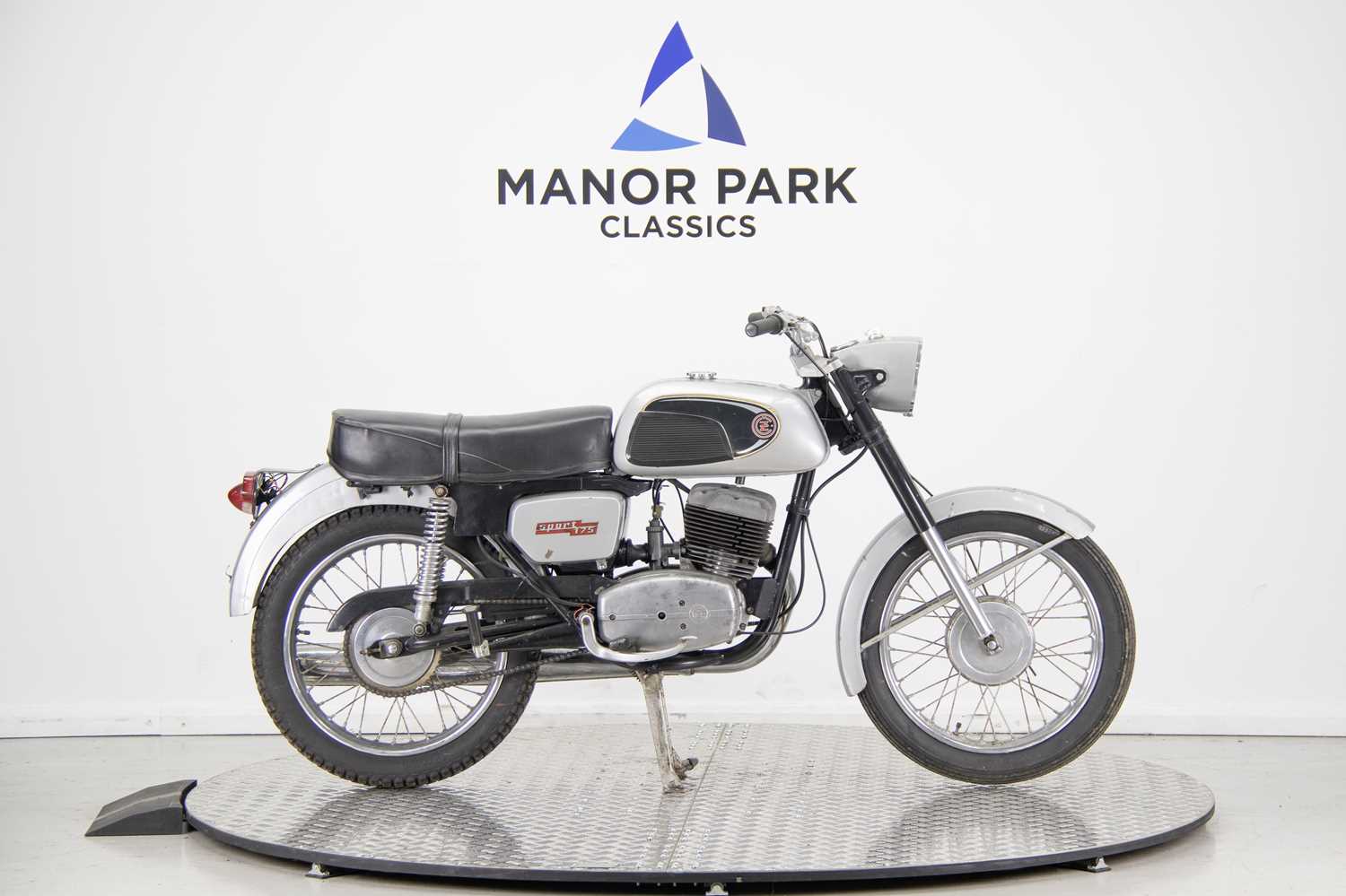 Lot 74 - 1972 CZ 175 Sport