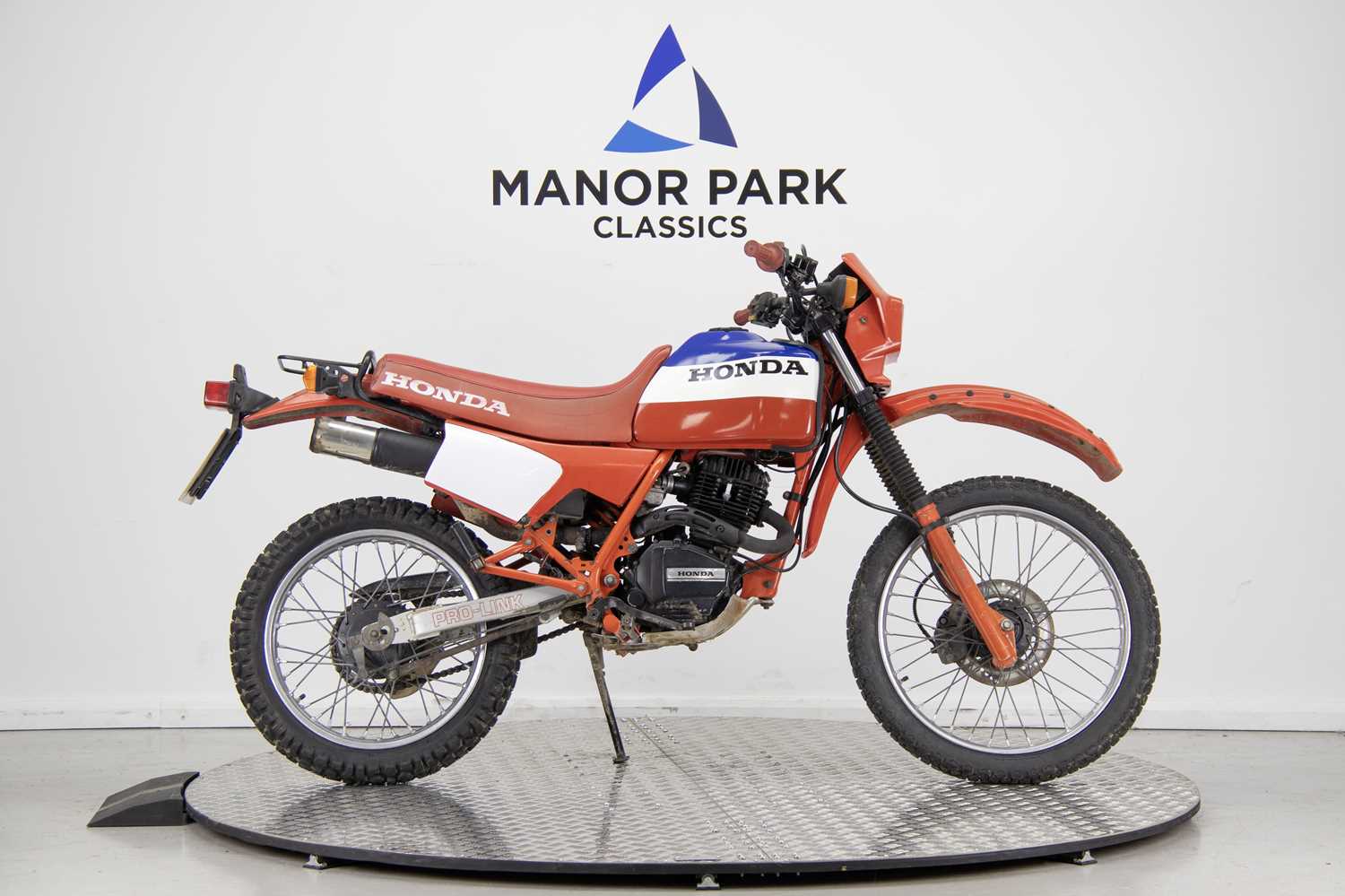 Lot 85 - 1988 Honda XL200R Dakar