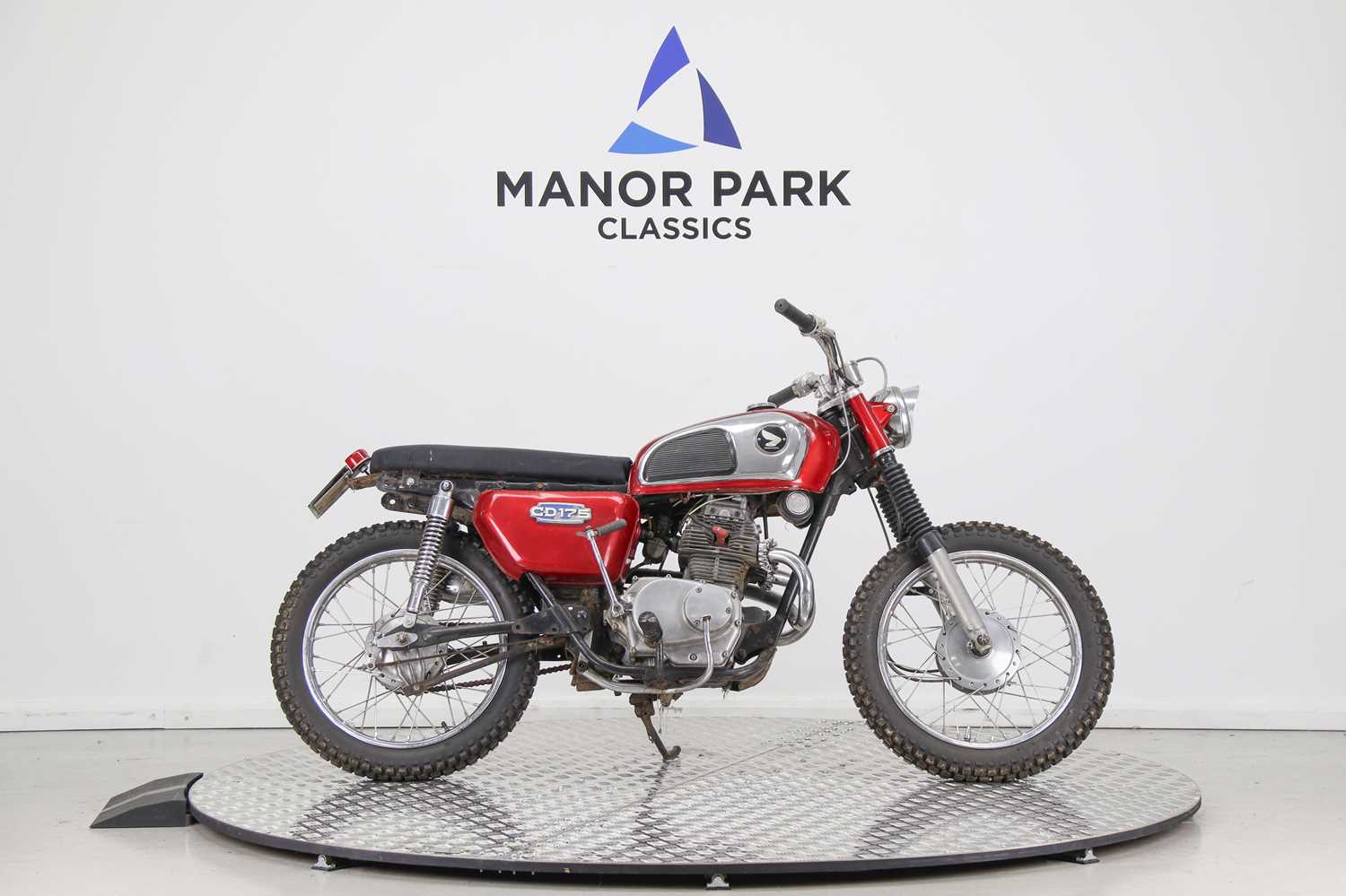 Lot 54 - 1976 Honda CD175