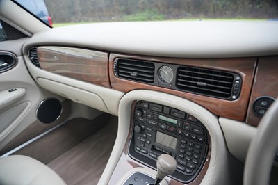 Lot 273 - 2000 Jaguar XJ 3.2 Executive