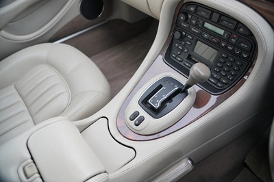 Lot 273 - 2000 Jaguar XJ 3.2 Executive