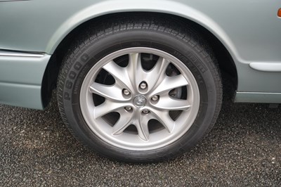 Lot 273 - 2000 Jaguar XJ 3.2 Executive