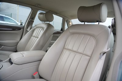 Lot 273 - 2000 Jaguar XJ 3.2 Executive