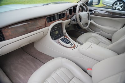 Lot 273 - 2000 Jaguar XJ 3.2 Executive