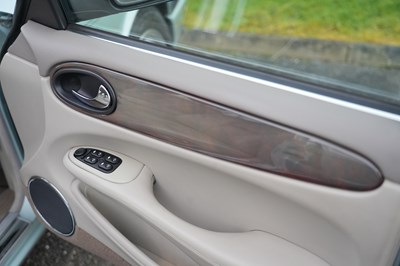 Lot 273 - 2000 Jaguar XJ 3.2 Executive