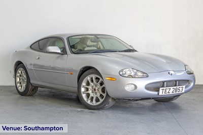 Lot 143 - 2001 Jaguar XKR 4.0 Coupe
