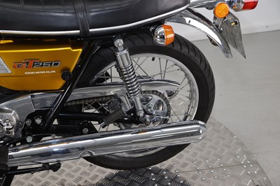 Lot 25 - 1975 Suzuki GT250M