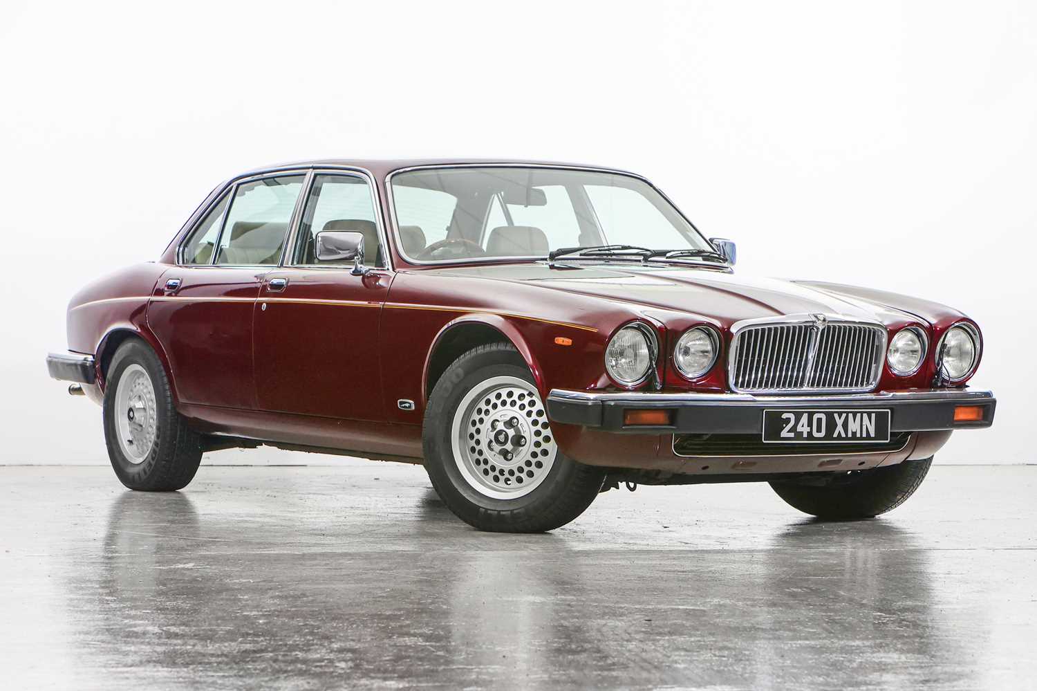 Lot 268 - 1987 Jaguar XJ12 Sovereign 5.3