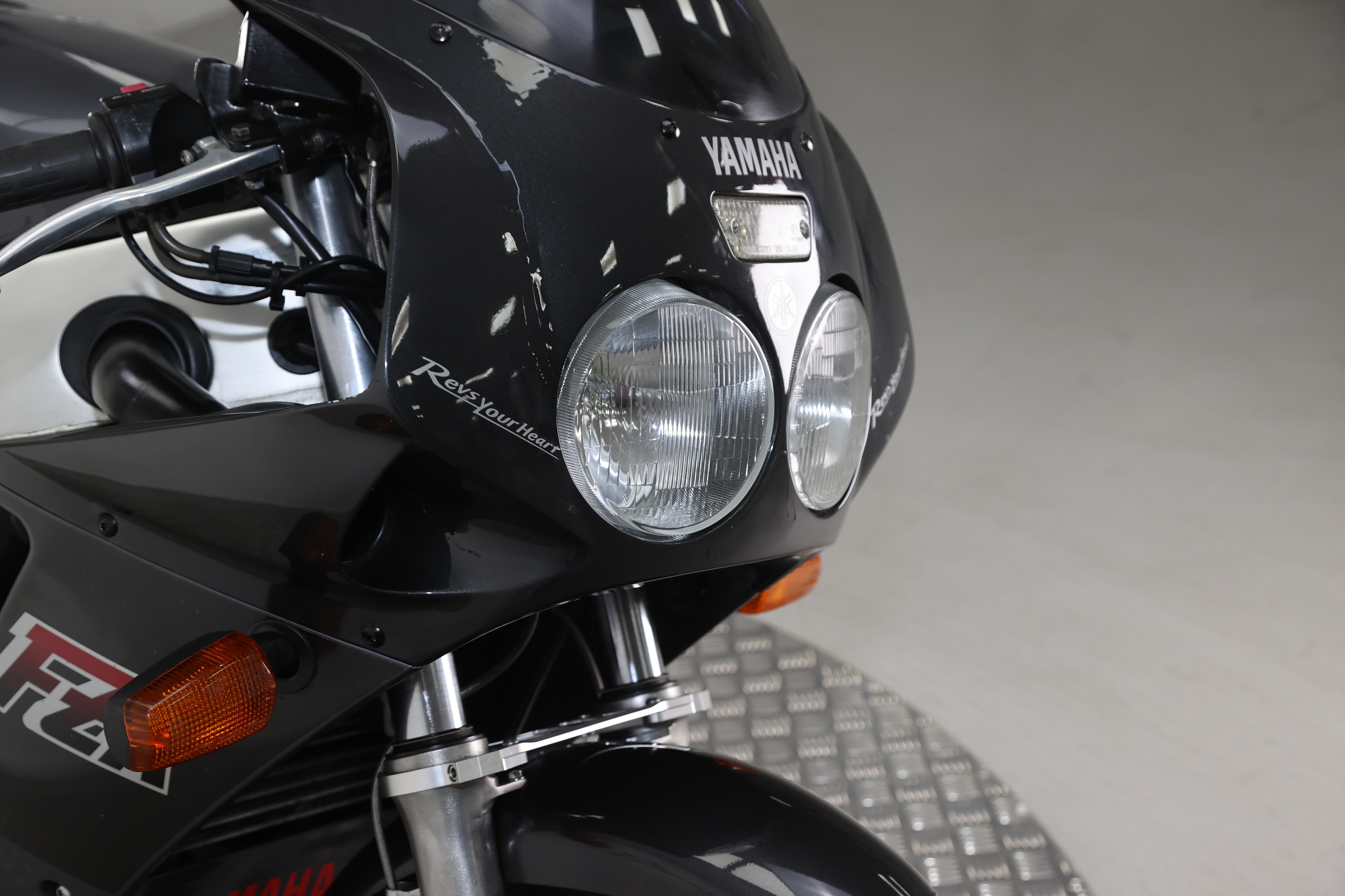 Lot 119 - 1990 Yamaha FZR1000 EXUP