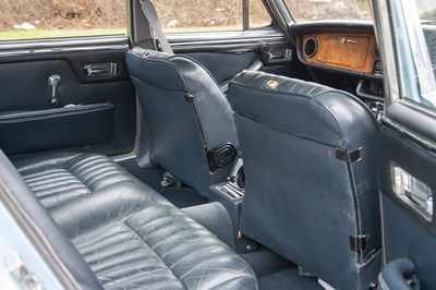 Lot 36 - 1971 Daimler Sovereign 4.2